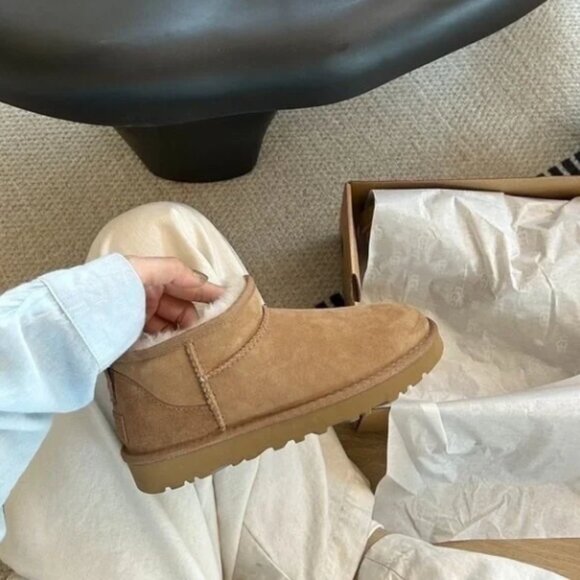 UGG Classic Ultra Mini Chestnut - Picture 3 of 9